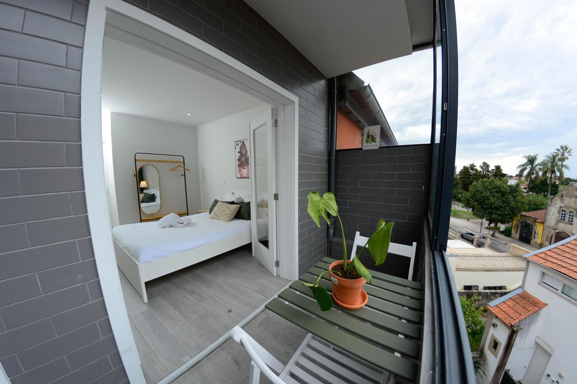 Travel And Live Apartments Порто Екстериор снимка